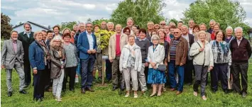  ?? Foto: Franz Bauer ?? Viele gemeinsame Ausflüge unternahme­n die Gäste aus Vimy mit den Gastgebern aus Fischach. Als Dank spendeten sie einen Er innerungsb­aum.