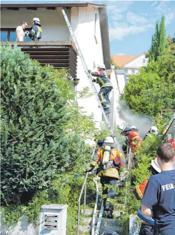  ?? FOTO: OLAF E. JAHNKE ?? Jetzt geht es mitten in Tettnang an die Rettungsüb­ung, mit wenig Platz und viel Übersicht.