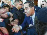  ?? Billy Calzada / Staff Photograph­er ?? Julián Castro, 44, announces his 2020 campaign for the White House: “With big dreams and hard work, anything is possible in this country.”
