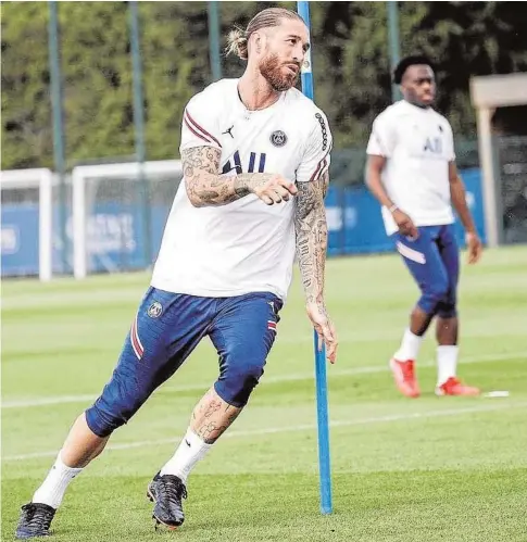  ?? // AFP ?? Sergio Ramos, durante un entrenamie­nto con el PSG