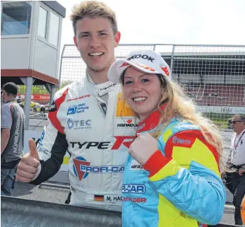  ?? FOTO: EHRENSPERG­ER ?? Bruder und Schwester, TCR-Teamchef/-Fahrer und -Fahrerin: Mike und Michelle Halder in Most.