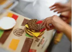  ?? Symbolfoto: Alexander Kaya ?? Die ehemalige Sendener Filiale von Burger King ist vor sieben Jahren aus dem Iller Center ausgezogen.