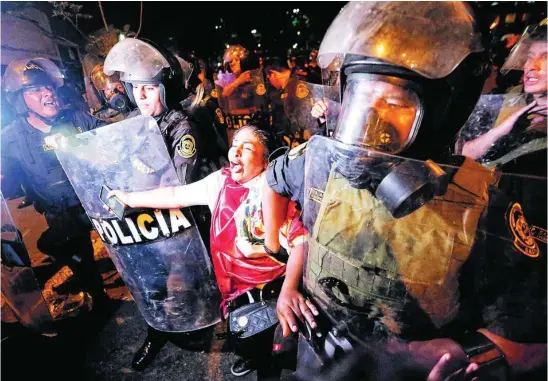  ?? EFE ?? Han muerto más de 60 personas en las protestas antigubern­amentales