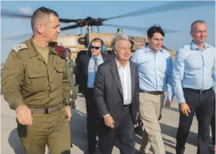  ?? (IDF) ?? DEPUTY CHIEF of Staff Maj.-Gen. Aviv Kochavi (left) shows the Gaza border to UN Secretary-General Antonio Guterres, accompanie­d by Ambassador to the UN Danny Danon, in August 2017.