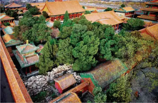  ??  ?? A bird’s-eye view of Qianlong Garden.