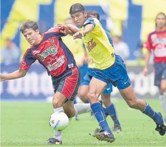  ?? AFP ?? El exjugador caleño Franky Oviedo logró brillar en el fútbol mexicano, con el las Águilas del América.