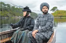  ?? FOTO: FOCUS FEATURES ?? Königin Victoria (Judi Dench) freundet sich gegen den Widerstand ihres Hofstaats mit dem Inder Abdul Karim (Ali Fazal) an.