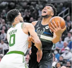  ?? ?? Jason Tatum i Giannis Antetokoun­mpo predstavil­i su ovom serijom veliko rivalstvo, koje bi moglo oduševljav­ati u godinama koje dolaze