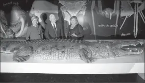  ?? AP/DAVID MOIR ?? Vice President Mike Pence tours the Australian Museum in Sydney on Saturday with Australian Foreign Minister Julie Bishop (left) and museum Director Kim McKay.