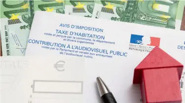  ??  ?? 12 millions de foyers fiscaux sont d’ores et déjà exonérés de taxe d’habitation en raison de la faiblesse de leurs revenus.