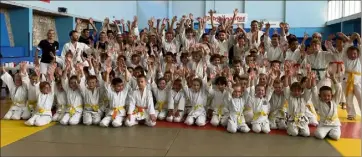  ?? (Photos ?? Le champion du monde de Ju Jitsu parmi les 150 jeunes du Judo Club du Plan de Grasse réuni pour le tournoi de fin de saison, salle omnisports. R. K.)