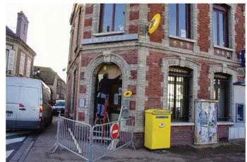  ??  ?? Ce lundi 18 décembre au matin, La Poste n’avait pas encore rouvert ses portes.