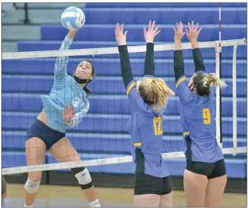  ?? Dan Watson/The Signal ?? Morgan Guardado (3) of Saugus puts a shot over the net against Serrano High at Saugus High on Wednesday.