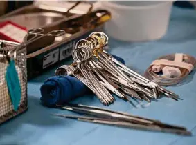  ?? Associated Press file photo ?? Surgical instrument­s and supplies lie on a table during a kidney transplant at MedStar Georgetown University Hospital.