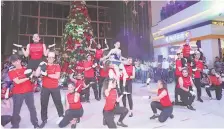  ??  ?? SHOW. Una vez más Mall Altara ofrece un espectacul­ar programa lleno de actividade­s para recibir la Navidad.