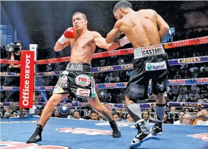  ??  ?? David Sánchez (i) dejó una marca en el boxeo de 31-4-2 con 23 nocauts