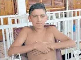  ??  ?? Marcos Oviedo. El chico fue picado en su casa, cerca de Posadas.