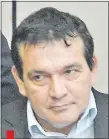  ??  ?? Pedro Santa Cruz, senador del Partido Democrátic­o Progresist­a (PDP), denunció el quiebre institucio­nal.