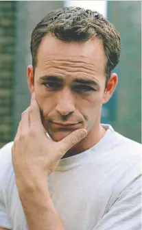  ?? THE ASSOCIATED PRESS FILES ?? The late Luke Perry was a doer of good deeds who spent time with dying fans and unhoused people, writes author Margaret Wappler. He could even calm strangers' crying babies.