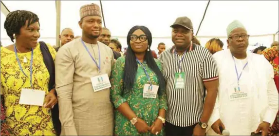  ??  ?? DEEPENING INTERNAL PARTY DEMOCRACY Lagos State Governor, Mr. Akinwunmi Ambode (2nd right), with members of the All Progressiv­es Congress Election Organising Committee. L-R: Mrs. Dupe Ajayi, Mr. Momoh Rabiu, Senator Uche Ekwunife and Mr. Kabir Ibrahim,...