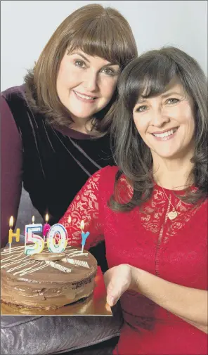  ?? PICTURE: RICHARD WALKER ?? LANDMARK BIRTHDAY: Stokesley mum Laura Ashurst, right, celebrates 50th birthday with twin sister, actress Elizabeth Carling, and 10 years of defying the odds against cancer.