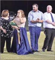  ?? Lorene Parker / ?? Rockmart homecoming queen Anna Snider reacted in surprise and joy at her announceme­nt for the title for 2018.