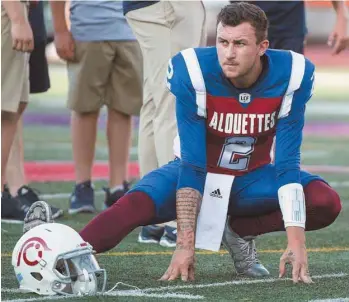  ?? GRAHAM HUGHES LA PRESSE CANADIENNE ?? Johnny Manziel, acquis par les Alouettes dans un échange avec les Tiger-Cats d’Hamilton, fera ses débuts dans la LCF contre son ancienne équipe.