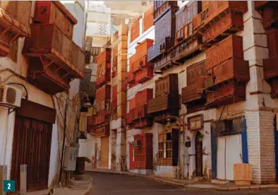  ??  ?? LEFT: Makkah Gate ABOVE: Jeddah’s old city 2