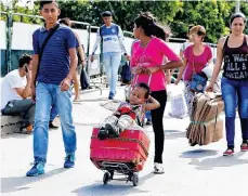  ?? /EFE ?? Las razones del aumento de migración incluyen compra de alimentos y medicament­os, entre otras.