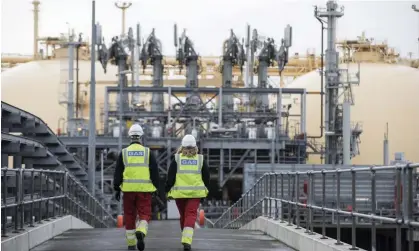  ?? Bloomberg/Getty Images ?? A liquefied natural gas tanker docked in Kent. The LNG industry is booming but experts warn of harm to the environmen­t. Photograph: