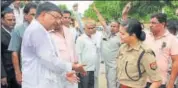  ?? HT FILE ?? BJP workers argue with Shreshtha Thakur in Bulandsheh­ar.