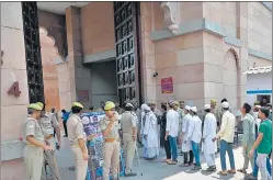  ?? PTI ?? Muslims at Gyanvapi mosque to offer Friday prayers amid heavy security in Varanasi on Friday.