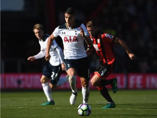  ??  ?? Erik Lamela was lucky not to be sent off