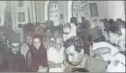  ?? DECCAN HERITAGE TRUST ?? Former PM Indira Gandhi (centre) pays tribute to Nizam Mir Osman Ali Khan in 1967; (below) witnesses say close to eight lakh people took part in the Nizam’s funeral procession.