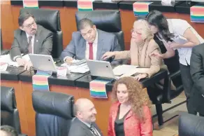  ??  ?? La senadora de Morena, Olga Sánchez Cordero (der. arriba) propondrá mañana una iniciativa que vigilará el mercado para el uso medicinal, personal y comercial de la marihuana.