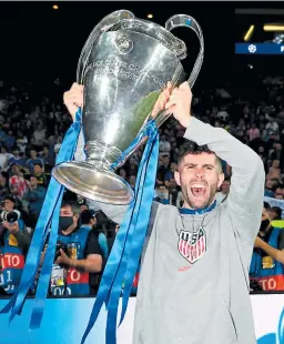  ??  ?? RÉCORD. Christian Pulisic se convirtió en el primer futbolista estadounid­ense en conquistar la Champions League.