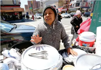  ?? /MARIELA LOMBARD ?? Julieta Venegas residente en la Gran Manzana no confía en los candidatos presidenci­ales.