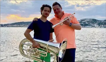  ?? (Photo Ph. D.) ?? Thomas et Romain Leleu seront en concert à Châteauneu­f-de-grasse, ce samedi.