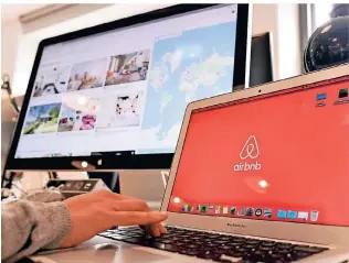  ?? FOTO: DPA ?? Airbnb wurde 2008 als Plattform für Anbieter von Privatunte­rkünften gegründet. Das Unternehme­n hat seinen Sitz in San Francisco.