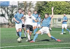  ?? RP-FOTO: STEPHAN KÖHLEN ?? Timo Kunzl (Mitte) traf zur 1:0-Führung.