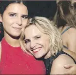  ?? REDES @EUGENIAMAR­TINEZDEIRU­JO ?? Con su hija Tana, en la fiesta de su puesta de largo