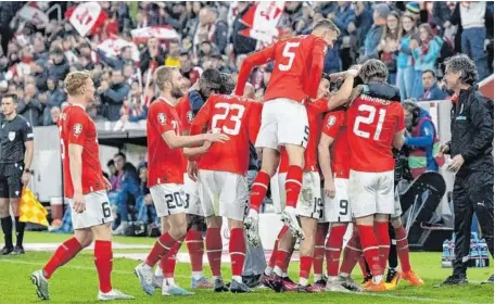  ?? BILD: SN/APA/EXPA/REINHARD EISENBAUER ?? Österreich konnte im ausverkauf­ten Linzer Stadion vier Tore bejubeln.