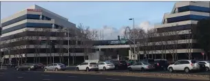  ?? GEORGE AVALOS — STAFF ?? Each of the Santa Clara office buildings at 4301 and 4401 Great America Parkway leased by Airbnb are approximat­ely 150,000 square feet. The buildings feature a series of terraces and a bridge.