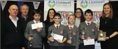  ?? Photos by John Stack ?? First in the U13 Listowel Credit Union Quiz was Dromclough. From left, Denis Dillane, Listowel Credit Union, Leo Daly, Listowel Credit Union, Marcos Leahy, Breda Carmody, Teacher, Joseph McElligott, Cara Leahy, Catriona Dillon Teacher, Ronan Kelly and Ashley Fitzgerald, Listowel Credit Union.