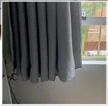  ?? ?? Curtains that don’t go to the floor create a chimney effect and drop cold air into the room all night.