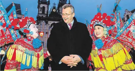  ?? Smíšené česko-čínské komory vzájemné spolupráce Jaroslav Tvrdík slavil vloni začátek nového čínského roku Ovce v Praze
FOTO MAFRA – PETR TOPIČ ?? Prezident