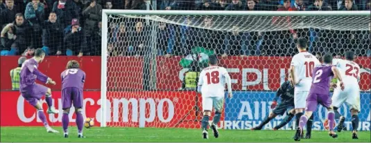  ??  ?? EL PENALTI 56. Cristiano igualó el récord de penaltis marcados por Hugo Sánchez con el 0-1 en el Pizjuán al superar a Sergio Rico.