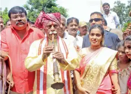  ?? — PTI ?? Himachal Pradesh governor Bandaru Dattatreya plays a wind instrument on the occasion of Dussehra Alai Balai celebratio­ns in Hyderabad on Thursday.