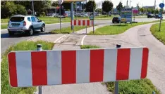  ?? Foto: Silvio Wyszengrad ?? Hier ist jetzt Schluss: Die Stadt hat eine gefährlich­e Linksabbie­gespur für Radfahrer nah des Pendlerpar­kplatzes Oberhausen Nord gesperrt.