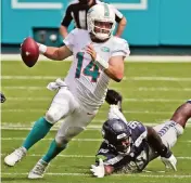  ?? CHARLES TRAINOR JR. ctrainor@miamiheral­d.com ?? QB Ryan Fitzpatric­k played two years for the Jets, winning 10 games in 2015, but was let go after a poor 2016 season.